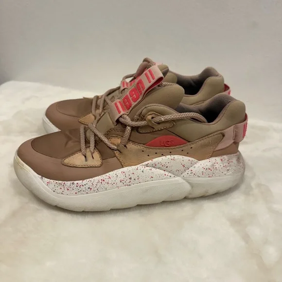 Ugg tennis shoes LA cloud lace fashion sneakers size 9! - Picture 4 of 10